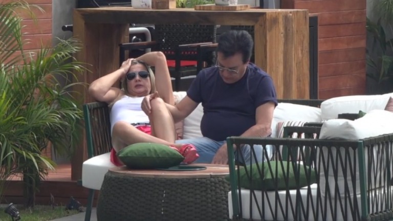 'Power Couple': Andreia diz para Nahim mudar estratégia de jogo 'Power Couple': Andreia diz para Nahim mudar estratégia de jogo
