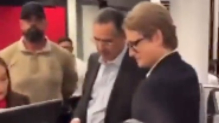 Vídeo: Barroso é hostilizado no aeroporto de Miami voltando a Brasília