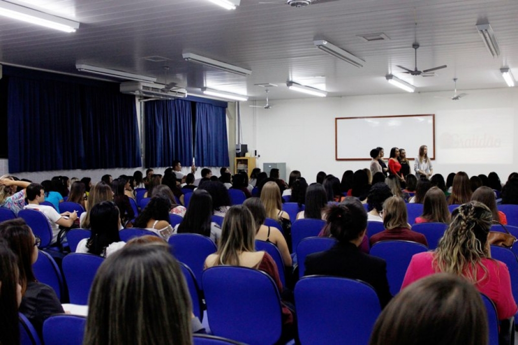 Estudantes de Marília apresentam pesquisas sobre nutrição em encontro científico