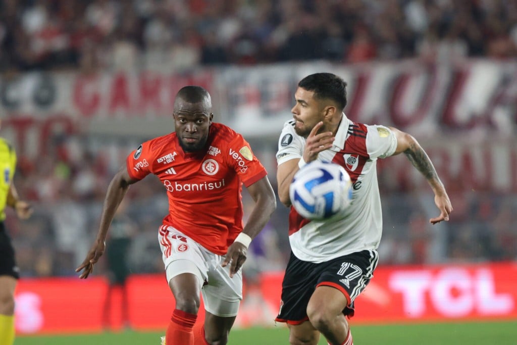 Inter perde para o River Plate no jogo de ida das oitavas da Libertadores