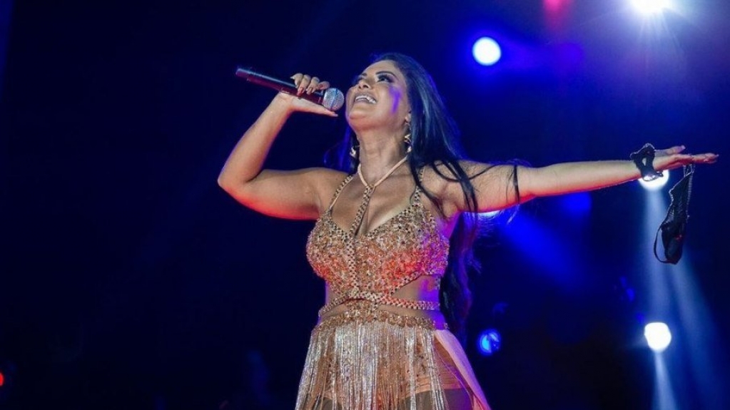 Paulinha Abelha não será substituída na banda Calcinha Preta Paulinha Abelha não será substituída na banda Calcinha Preta