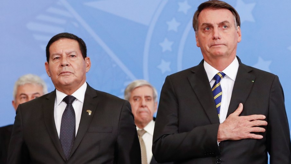 Na onda de Bolsonaro, Mourão diz que STF está 'extrapolando os limites'
