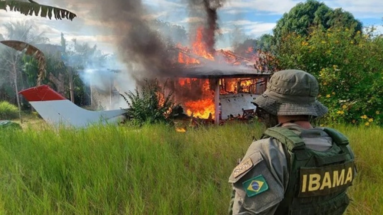 Máquinas de garimpeiros ilegais são destruídas pela PF