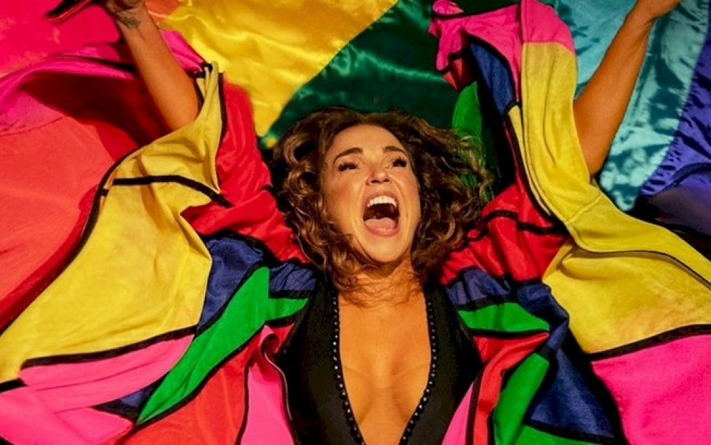 Daniela Mercury vai processar Eduardo Bolsonaro, diz jornal