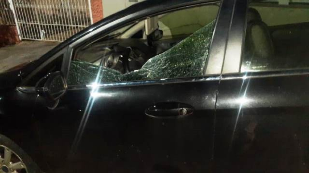 Desempregado é preso por estourar vidros de veículo para furto na avenida Santo Antonio
