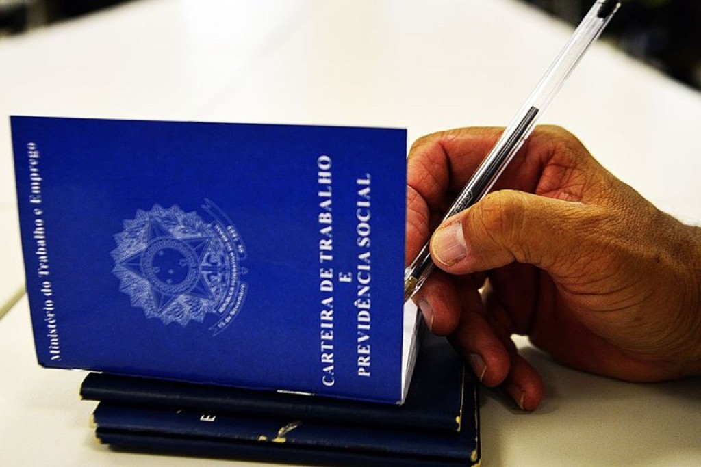 Além de o índice de desemprego ter caído, o país gerou um milhão de empregos formais em seis meses. Foto: Marcello Casal Jr. / Agência Brasil