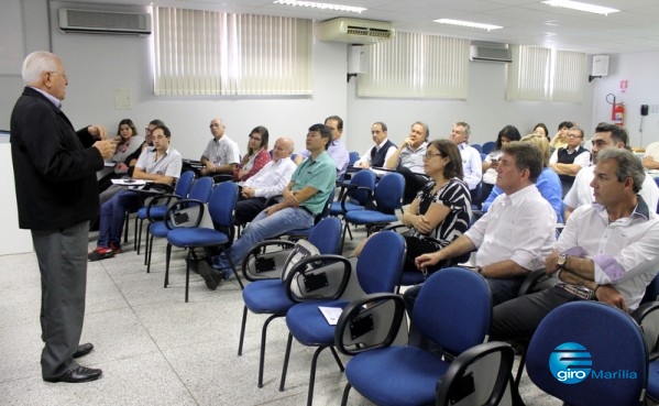 Santa Casa apresenta gestão e dados de atendimento à Câmara