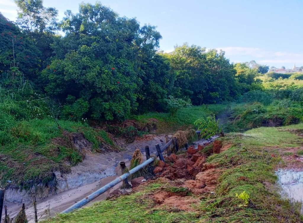 Daem relata série de danos e faz alerta para falta de água na zona sul