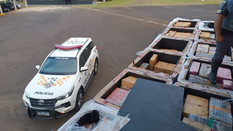 Motorista preso com maconha em carga de leite em Assis