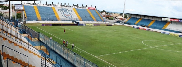 MAC enfrenta Brusque por classificação inédita na Copa do Brasil nesta quarta
