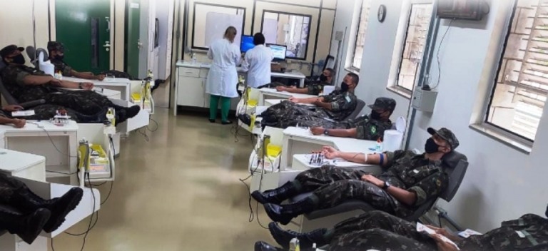 Hemocentro abre neste domingo por doações em Marília; Exército levou 65 doadores