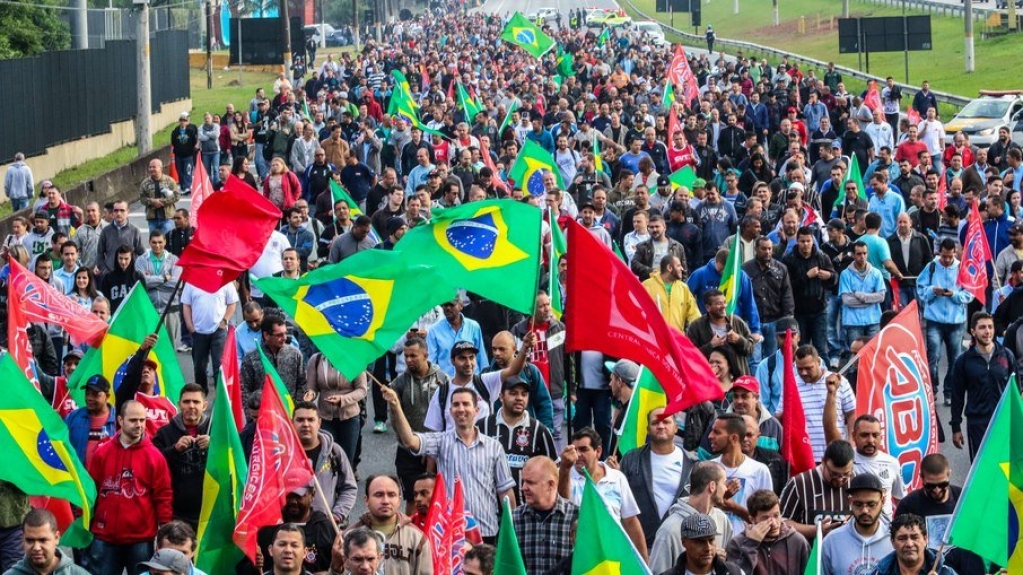 Sindicatos mobilizam greve geral contra reforma administrativa na quarta-feira