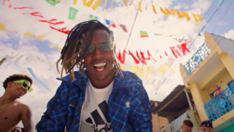 Clima de Copa: MC Kekel lança música inspirada em sonhos sobre futebol