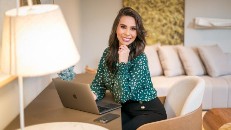Empreendedora conta como faturou mais de R$ 145 mil usando a Internet