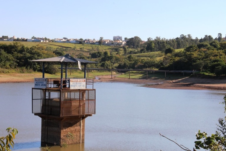 Estiagem derruba nível da represa Cascata e Daem para captação de água