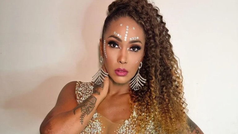 Após anos afastada do carnaval, Rosiane Pinheiro volta a brilhar: ‘MUITO FELIZZZ!’