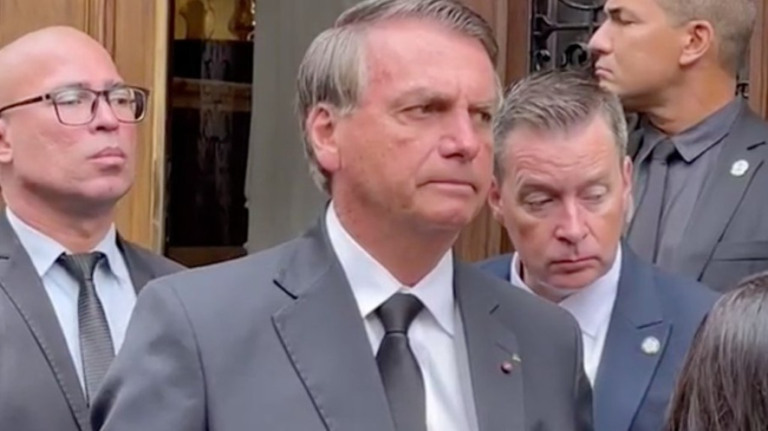 Campanha racha em discussão sobre desempenho de Bolsonaro em Londres