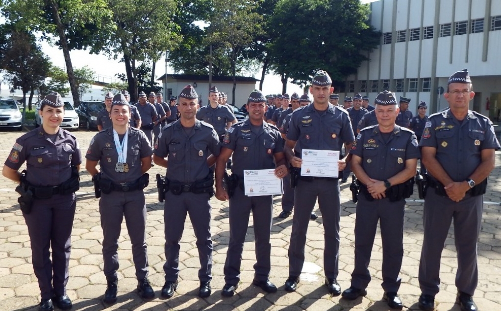 Policiais destaques no Batalhão de Marília recebem homenagem da PM
