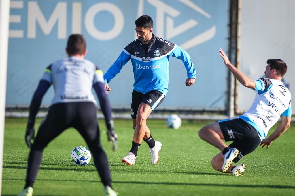 Grêmio faz último treino de portões fechados para enfrentar o Atlético Mineiro