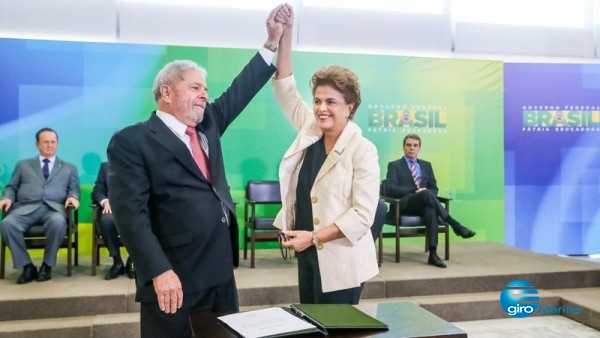 A presidendete Dilma Rousseff empossa o ex-presidente Lula como ministro da Casa Civil – Agência Brasil