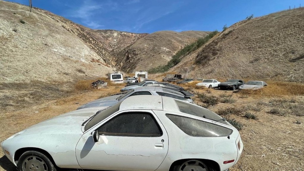 Colecionador abandona mais de 10 Porsche 928 em uma pedreira nos EUA