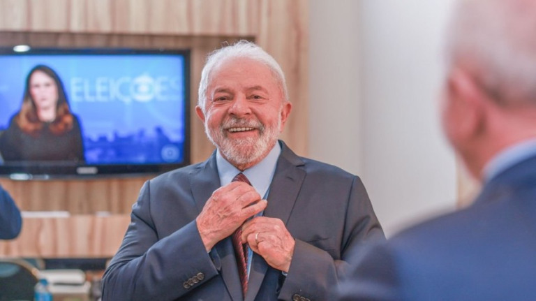 Lula se prepara para o debate da Globo