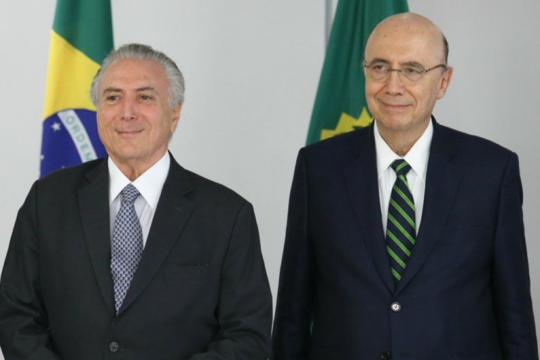 Governo reduz previsão e tira R$ 10 do salário mínimo para 2018