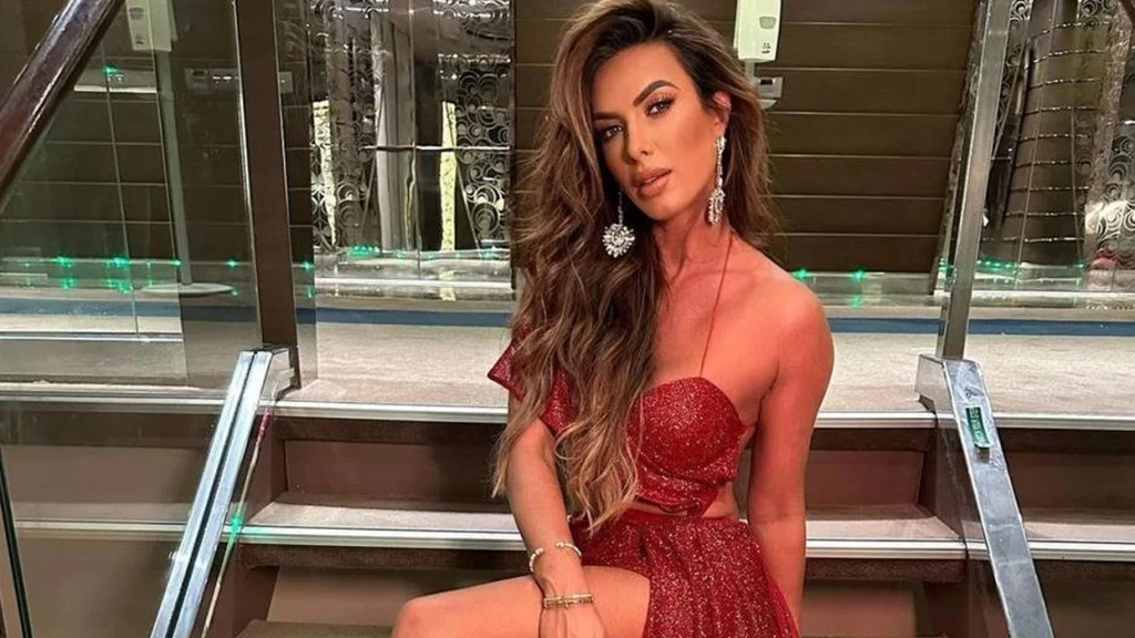 Nicole Bahls revela que parou de mergulhar depois que fez descoberta: ‘Cinza do vô’