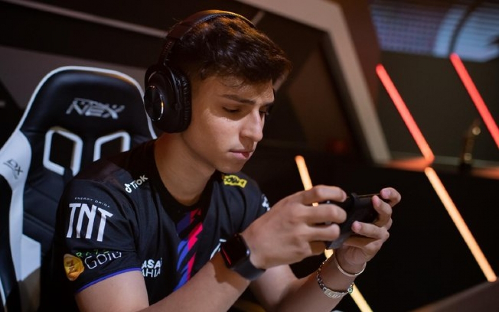 Gamer Nobru gastou R$40 mil durante fim de ano em Fernando de Noronha Gamer Nobru gastou R$40 mil durante fim de ano em Fernando de Noronha