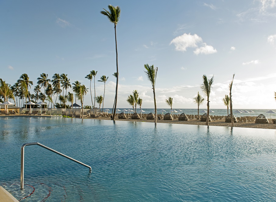 Piscina infinita do Nickelodeon Resort Punta Cana . Foto: Nickelodeon Resort Punta Cana/ Divulgação