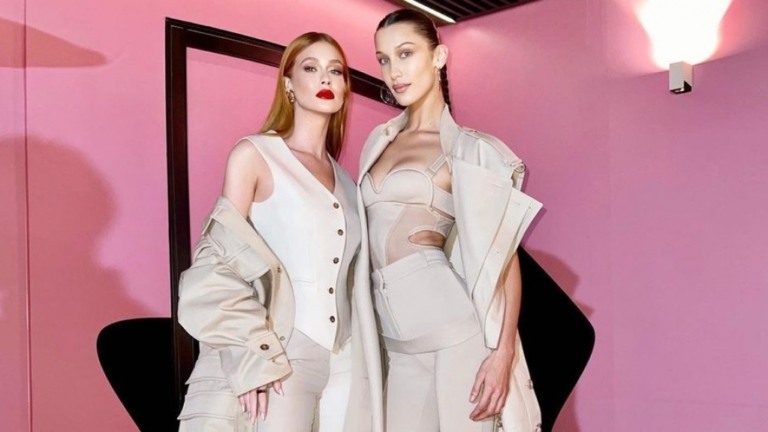 Marina Ruy Barbosa e Bella Hadid posam juntas em evento nos EUA
