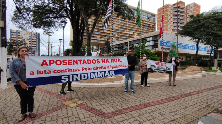 Marília tem panelaço em protesto contra atrasos em pagamento de aposentados