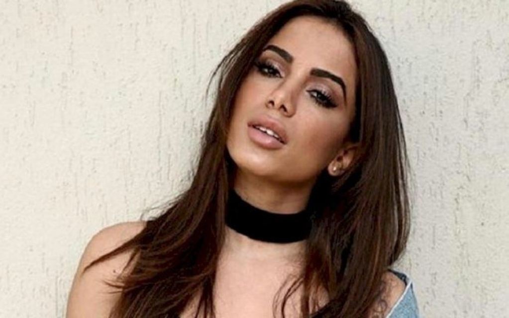Anitta ironiza ao tomar vacina contra o covid: "Será que agora viro jacaré?"