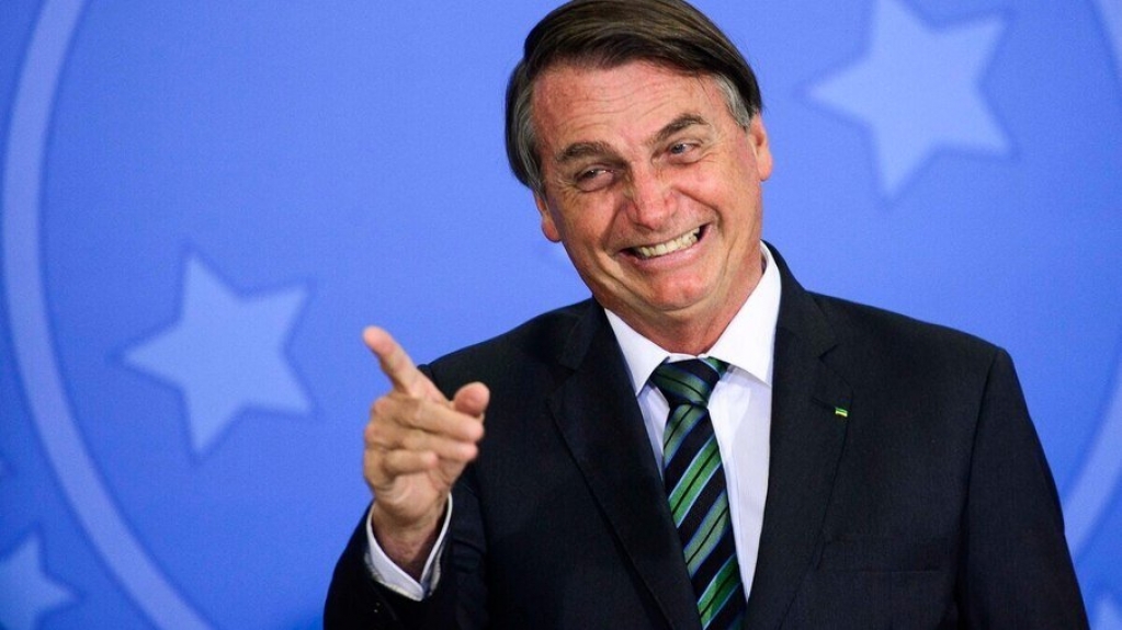 Com a queda das redes, família Bolsonaro e outros políticos promovem Telegram