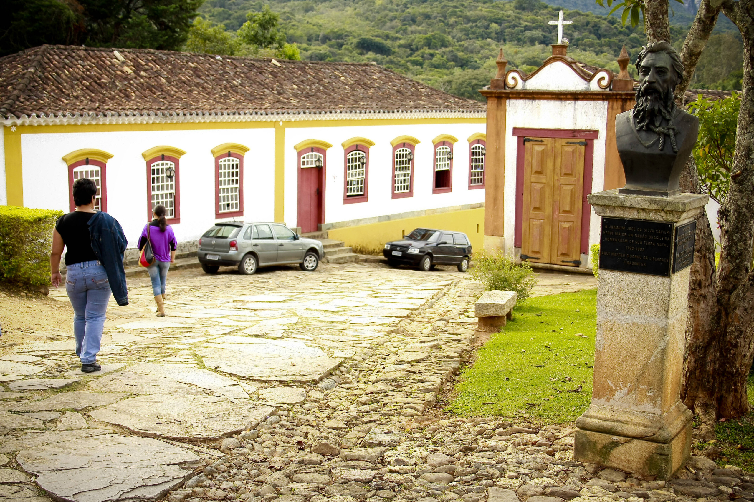 Busto de Tiradentes em sua cidade natal. Foto: Felipe Carneiro