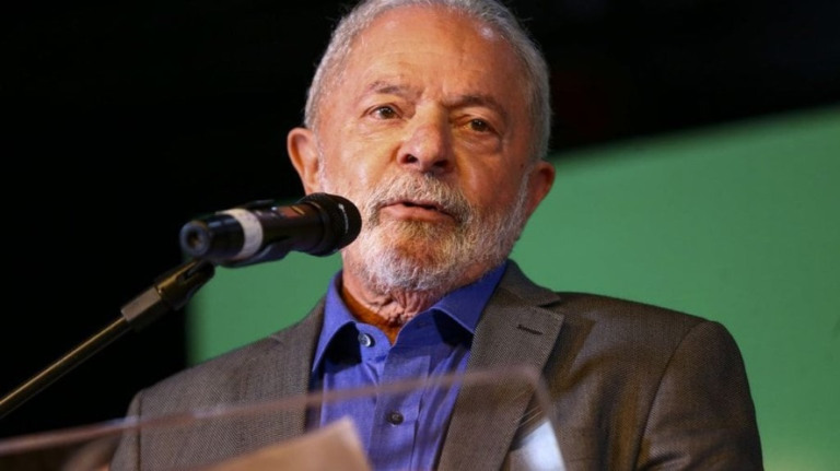 PEC da Transição irá reparar Orçamento deixado por Bolsonaro, diz Lula