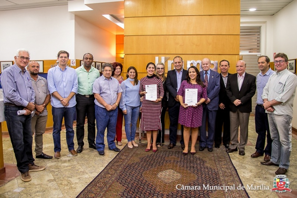 Câmara comunica homenagem a Márcia e Fernanda Mesquita Serva