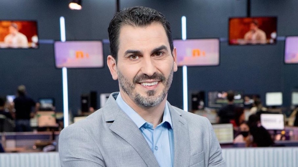 Morre jornalista da Globo após sofrer mal súbito Morre jornalista da Globo após sofrer mal súbito