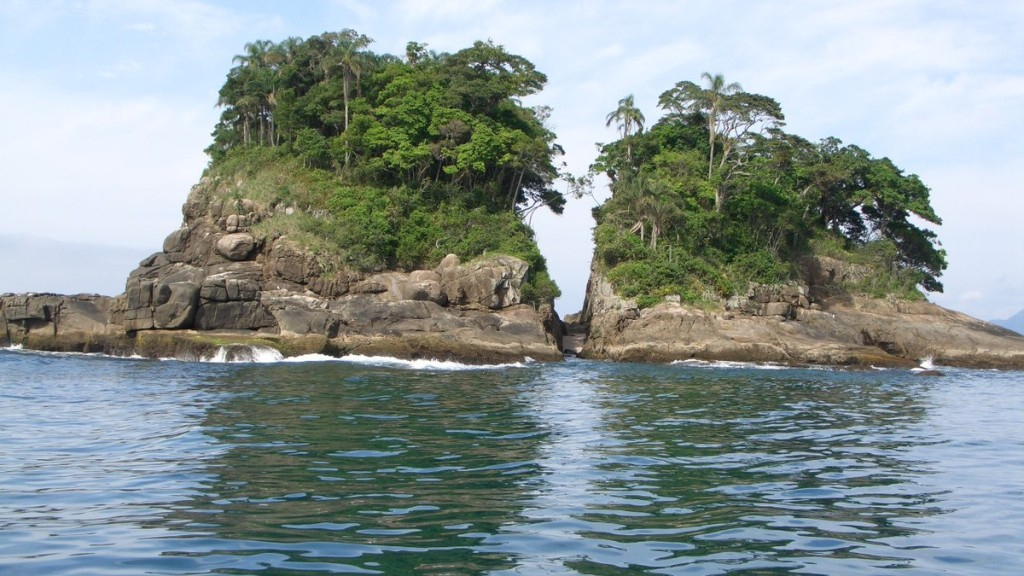 Reprodução/Curiosidades de Ubatuba – 28.07.2023 Ilha da Selinha ou Ilha Rachada