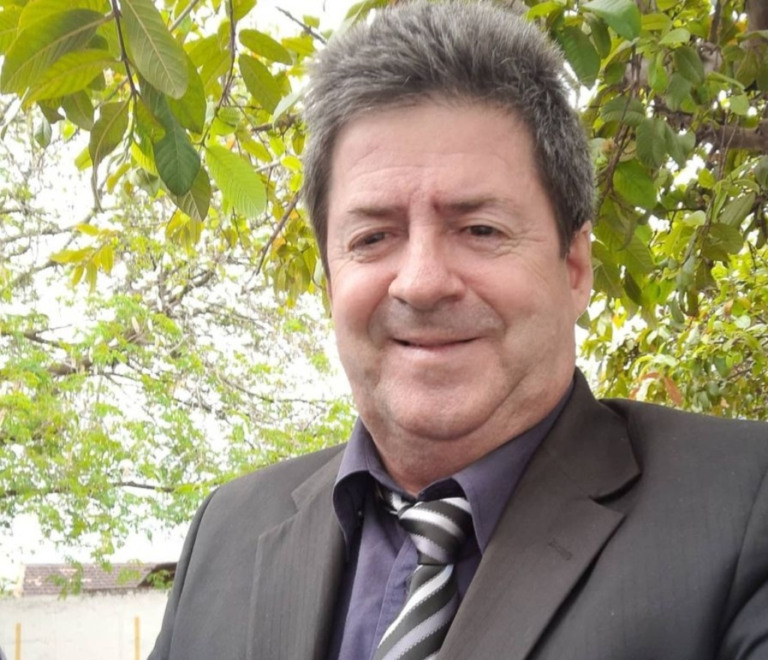 Familia e amigos fazem despedida a advogado e corretor falecido no RJ