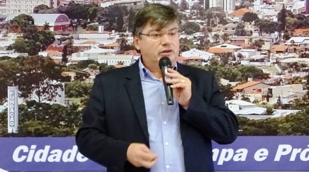 Daniel deve recusar aumento de salário; decisão vaza e abre crise com Câmara