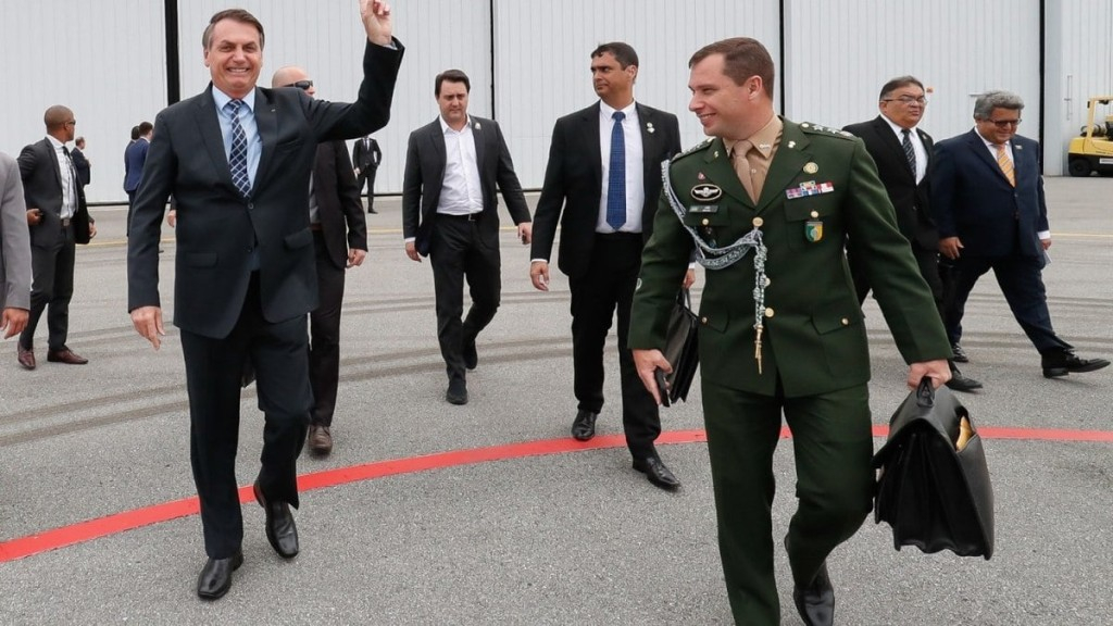 Alan Santos/PR O ex-presidente Bolsonaro e o tenente-coronel Mauro Cid Alan Santos/PR O ex-presidente Bolsonaro e o tenente-coronel Mauro Cid