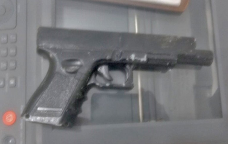 Polícia detém suspeito de roubo com arma falsa em Marília