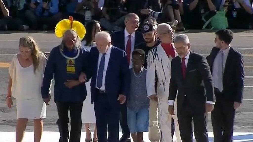 Tensão, Lula e Bolsonaro: mídia internacional repercute posse Tensão, Lula e Bolsonaro: mídia internacional repercute posse