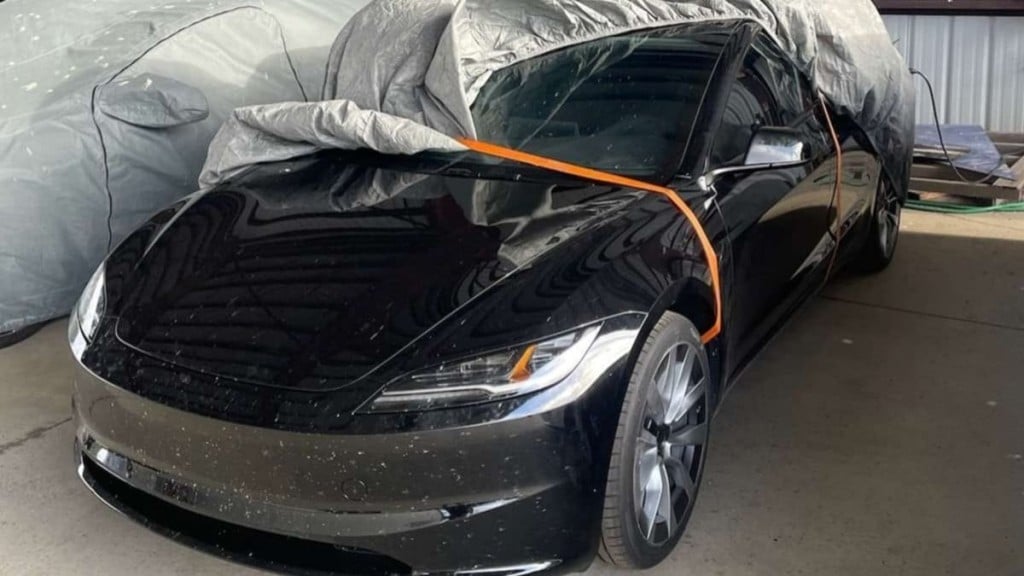 Reprodução A nova cara do Tesla Model 3 exibe mudanças evolutivas