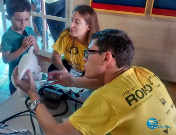 PROJETO RONDON - Equipe da Unimar cria Hospital Ursinho e orienta crianças sobre saúde