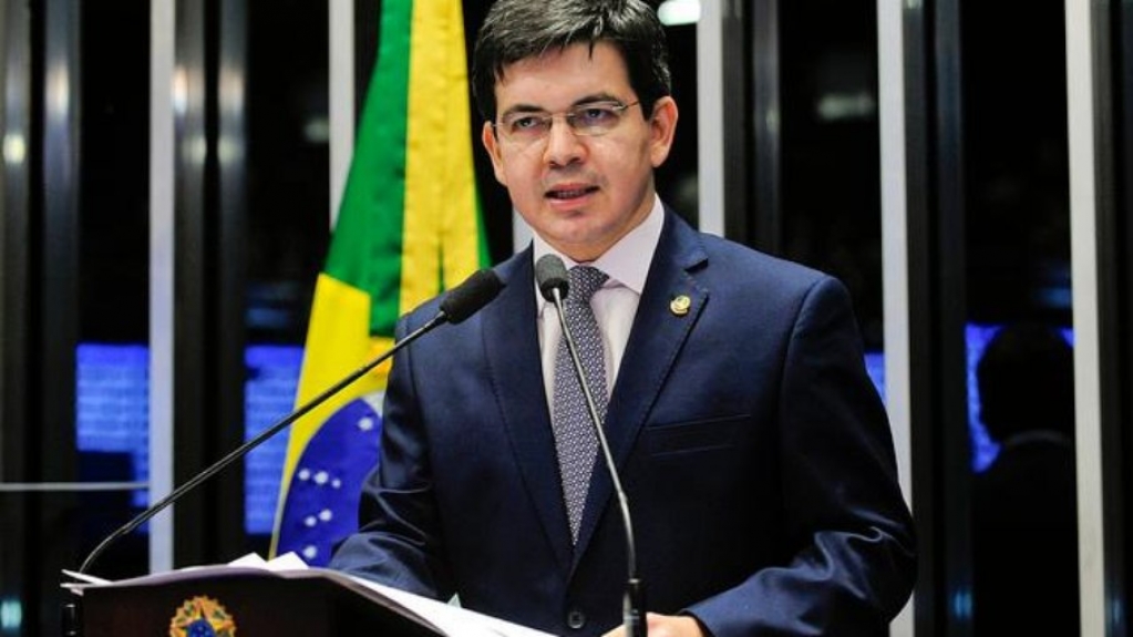 Vacinação em presos gera bate-boca na CPI da Covid: "Asneira absurda" Vacinação em presos gera bate-boca na CPI da Covid: "Asneira absurda"