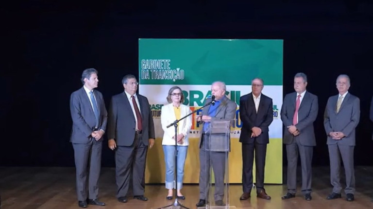 Falta de mulheres no governo Lula irrita aliadas: 'Clube dos bolinhas'