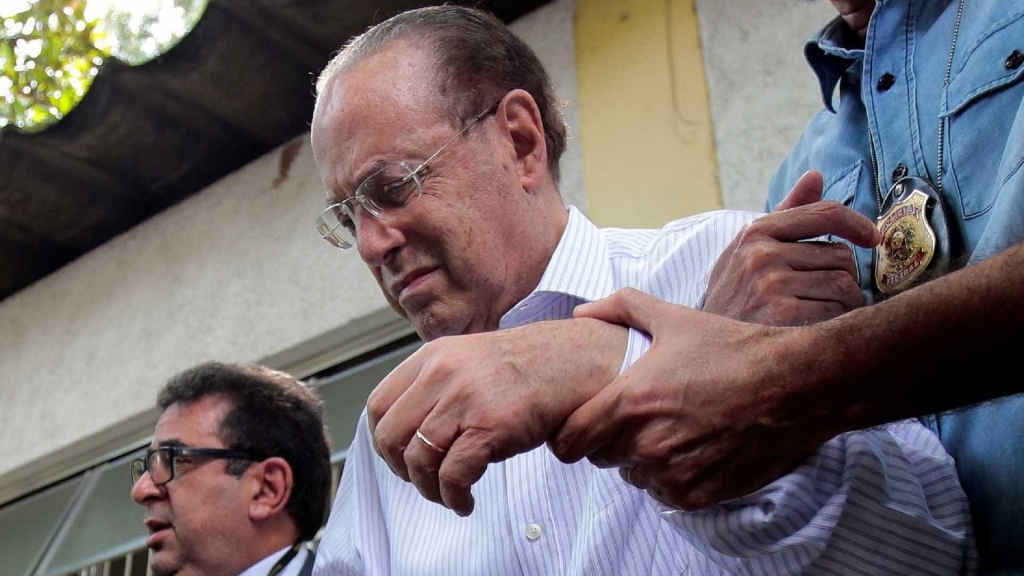 Mesa da Câmara cassa Maluf; defesa contesta