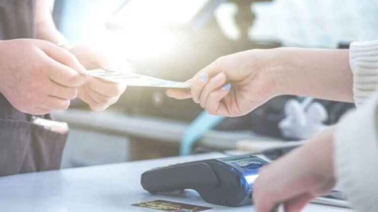 76% dos trabalhadores esperam benefícios para festas de fim de ano